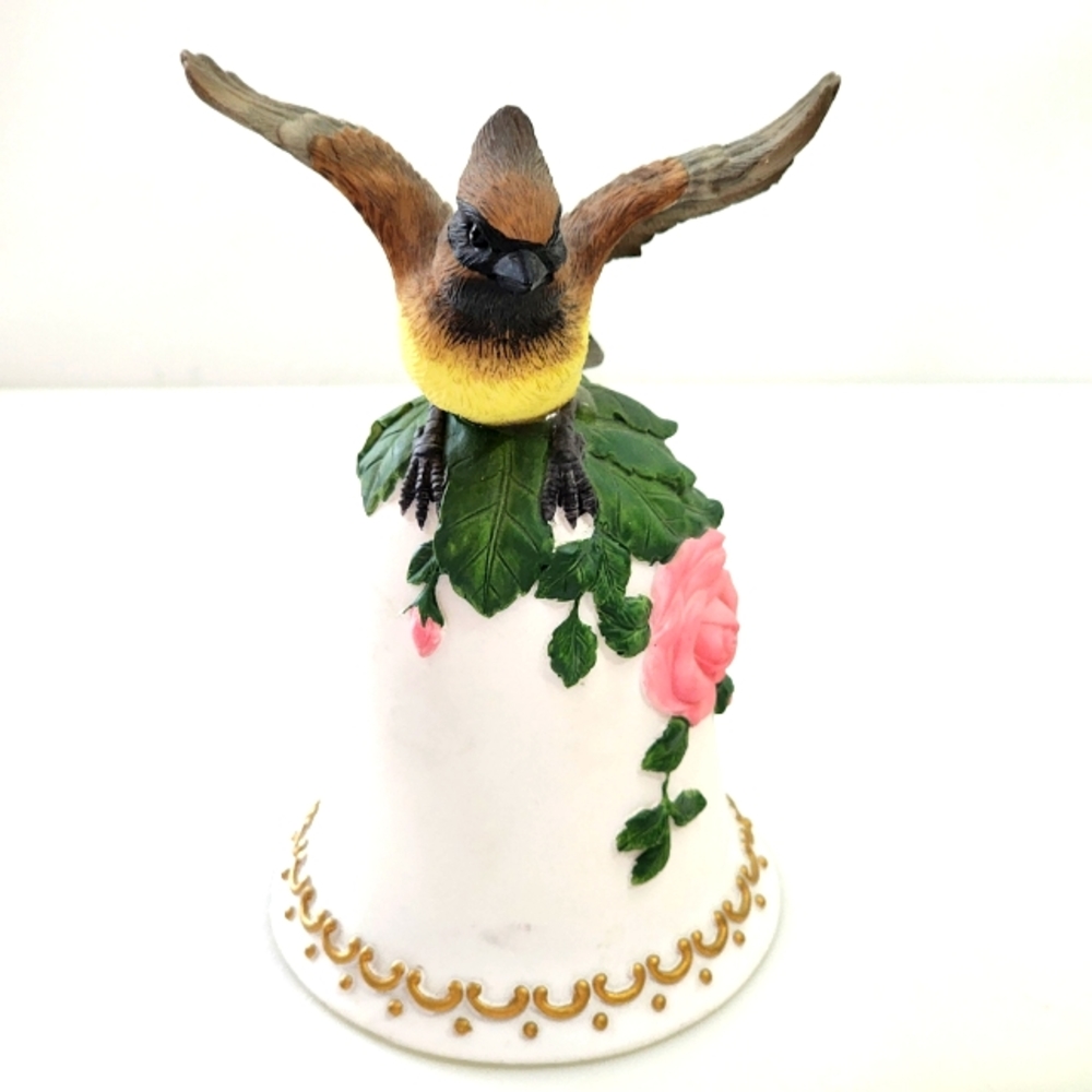 Set of 2 Ceramic Figurines of Cardinal Birds On Flared Bases 6x 3.5 inch - Picture 8 of 13